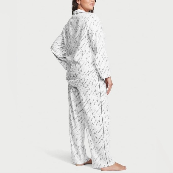 Victoria's Secret Flannel White Script Long Pajama Set Size Small - Picture 2 of 8